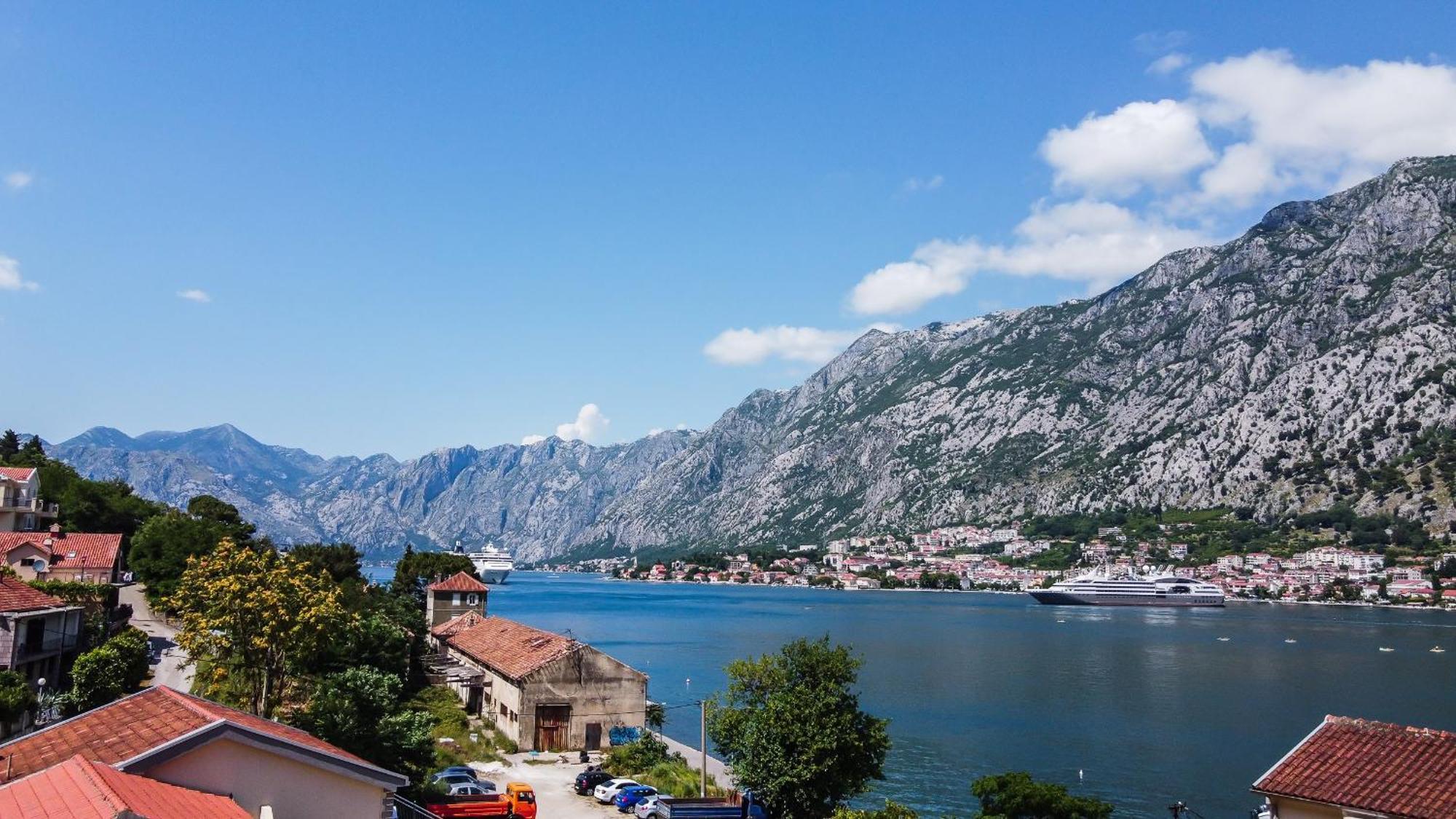 Chillout Apartment In Kotor Bay Exteriör bild