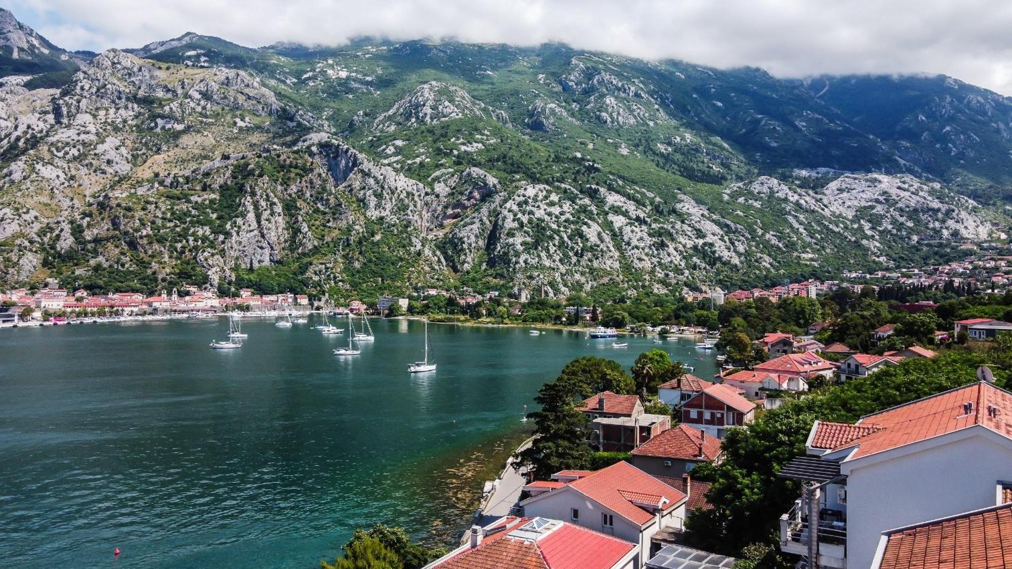 Chillout Apartment In Kotor Bay Exteriör bild