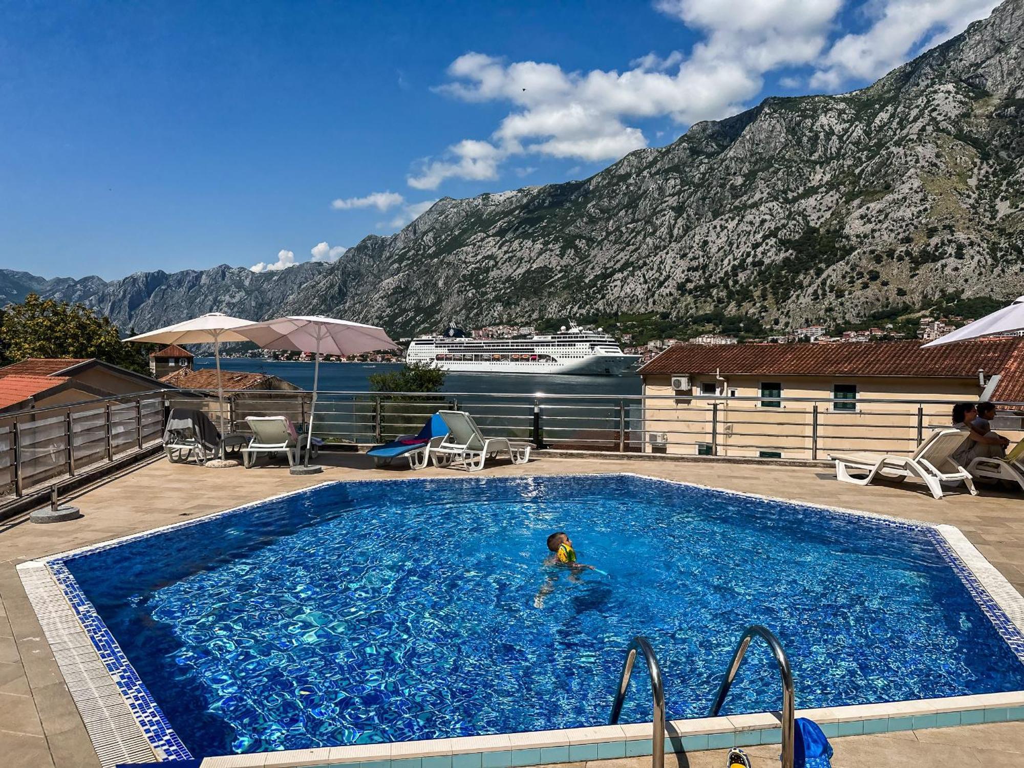 Chillout Apartment In Kotor Bay Exteriör bild